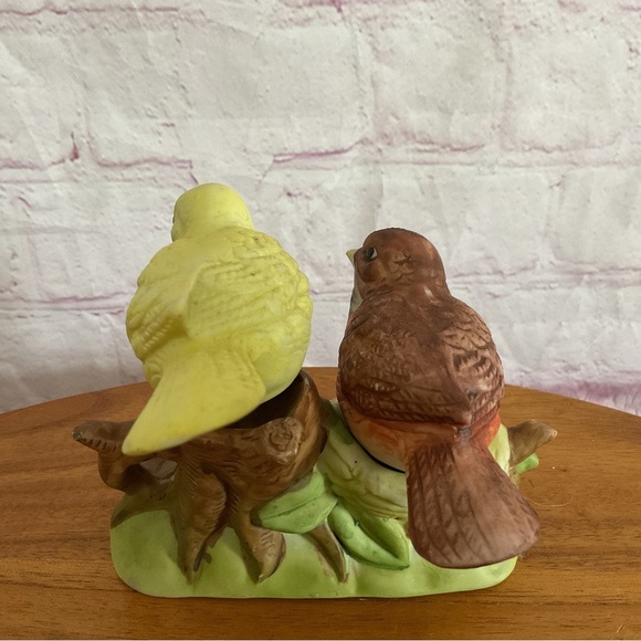 Vintage Two Birds in a Nest Ceramic Salt and Pepper Shakers - Picture 3 of 8